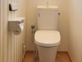 お洒落なクッションフロアと快適なトイレに大変身！