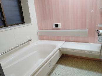 将来を見据えてバリアフリーに特化した浴室を！！